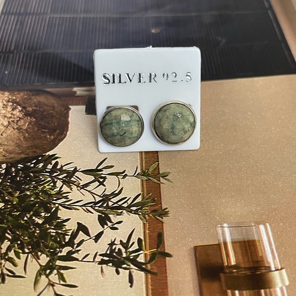 Jade Earring studs in 925 Sterling silver - Picture 10 of 13